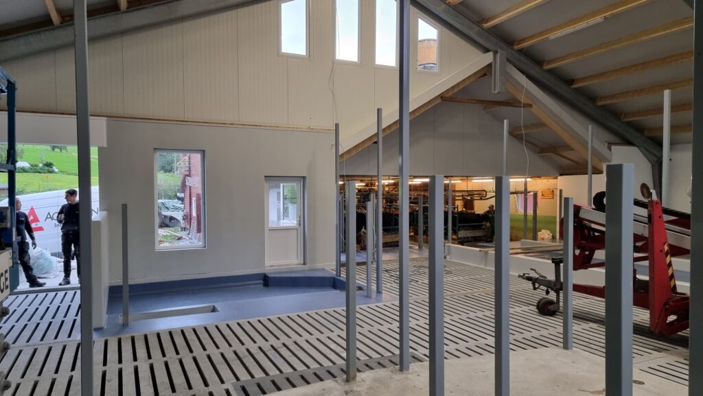 Modern dairy farming at Seimsgrend